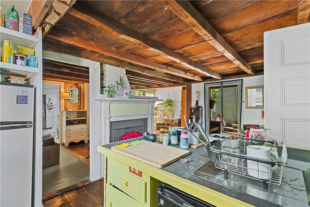 20 Anthony Street Newport, RI 02840 - Photo 9 of 49