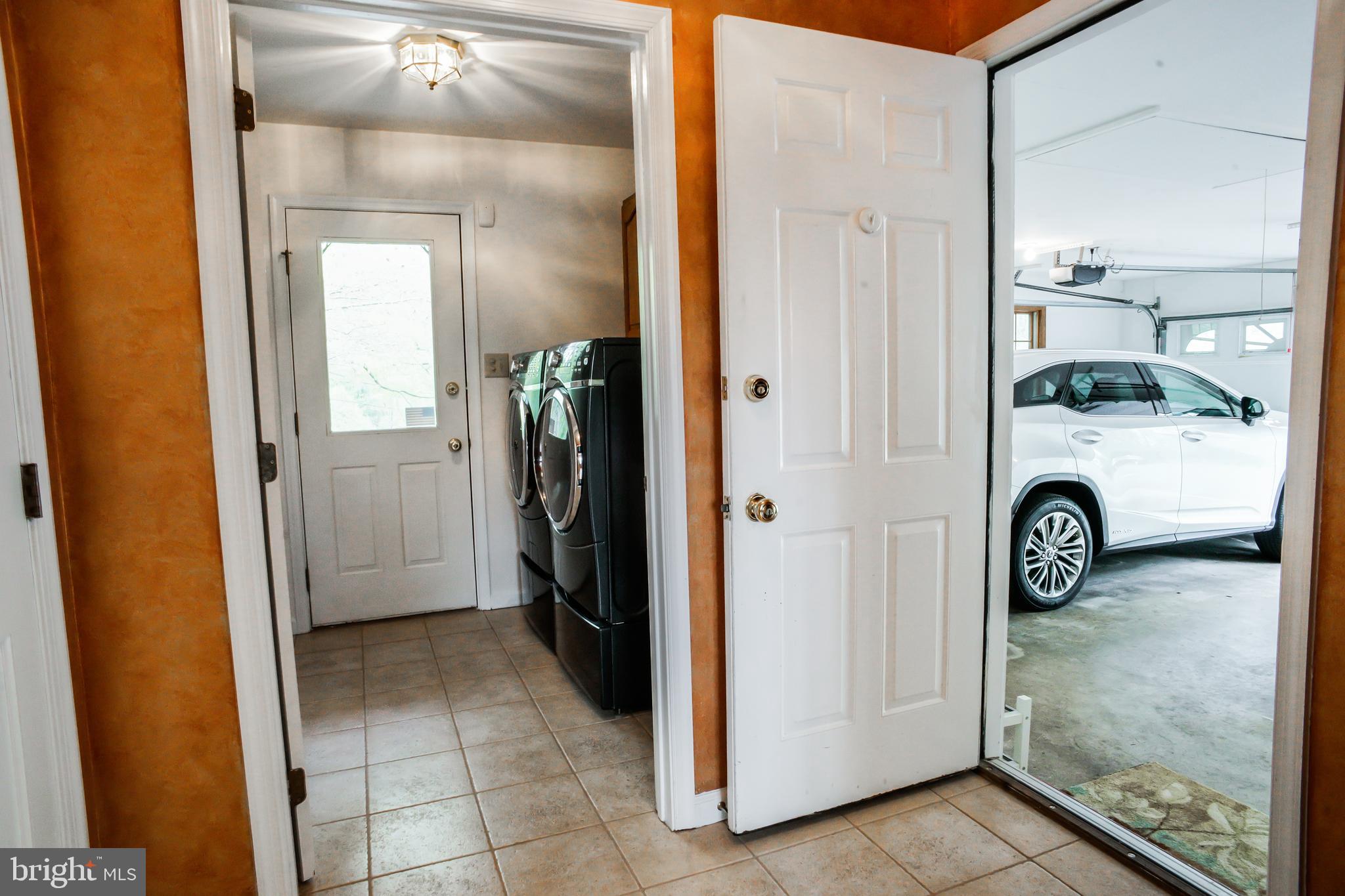 4 Beechwood Circle Chadds Ford, PA 19317 - Photo 118 of 129 Entry to garage