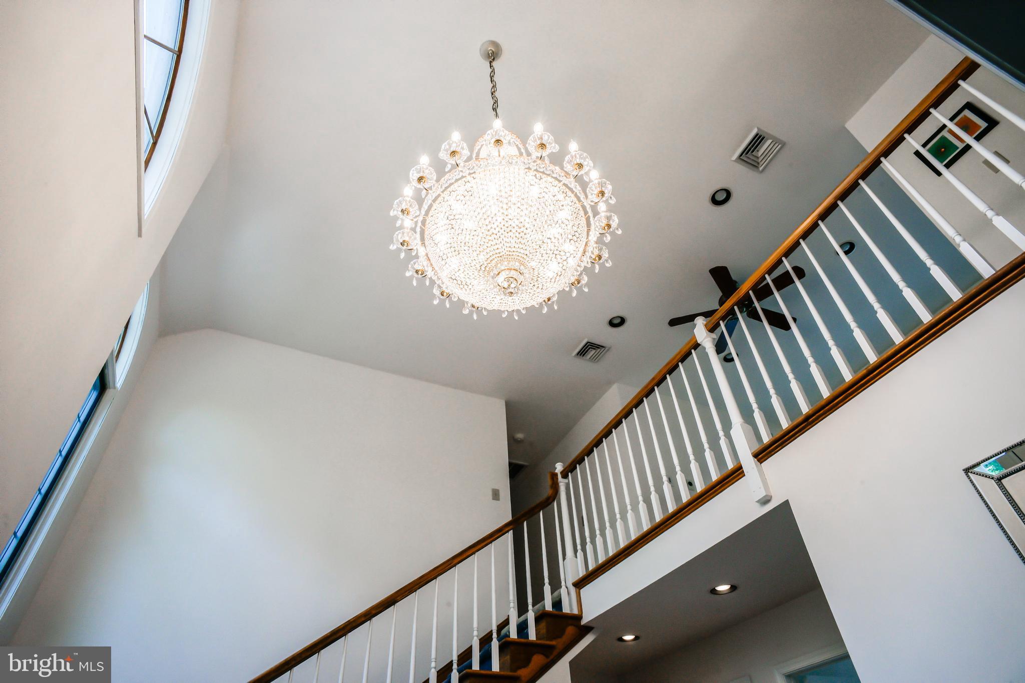 4 Beechwood Circle Chadds Ford, PA 19317 - Photo 4 of 129 Stunning crystal chandelier