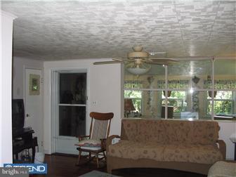 3134 Longacre Road Norristown, PA 19403 - Photo 5 of 10 Living Room