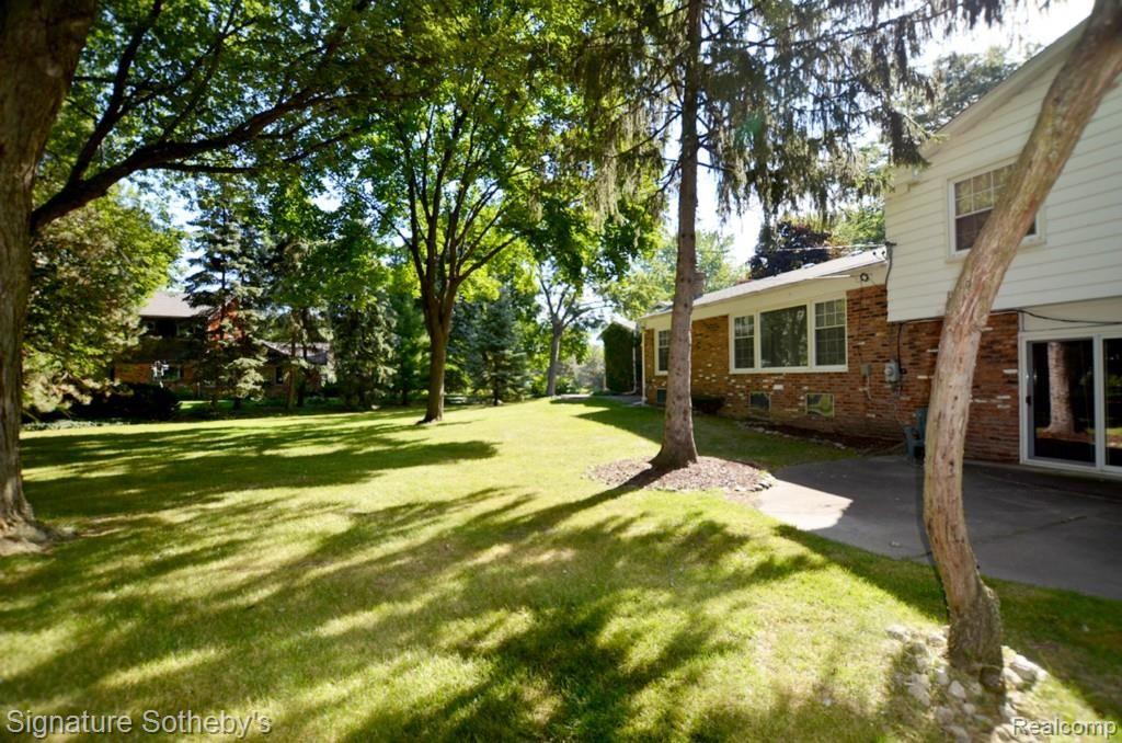 5320 Echo Road Bloomfield Hills, MI 48302 - Photo 18 of 71 rear yard6.jpg
