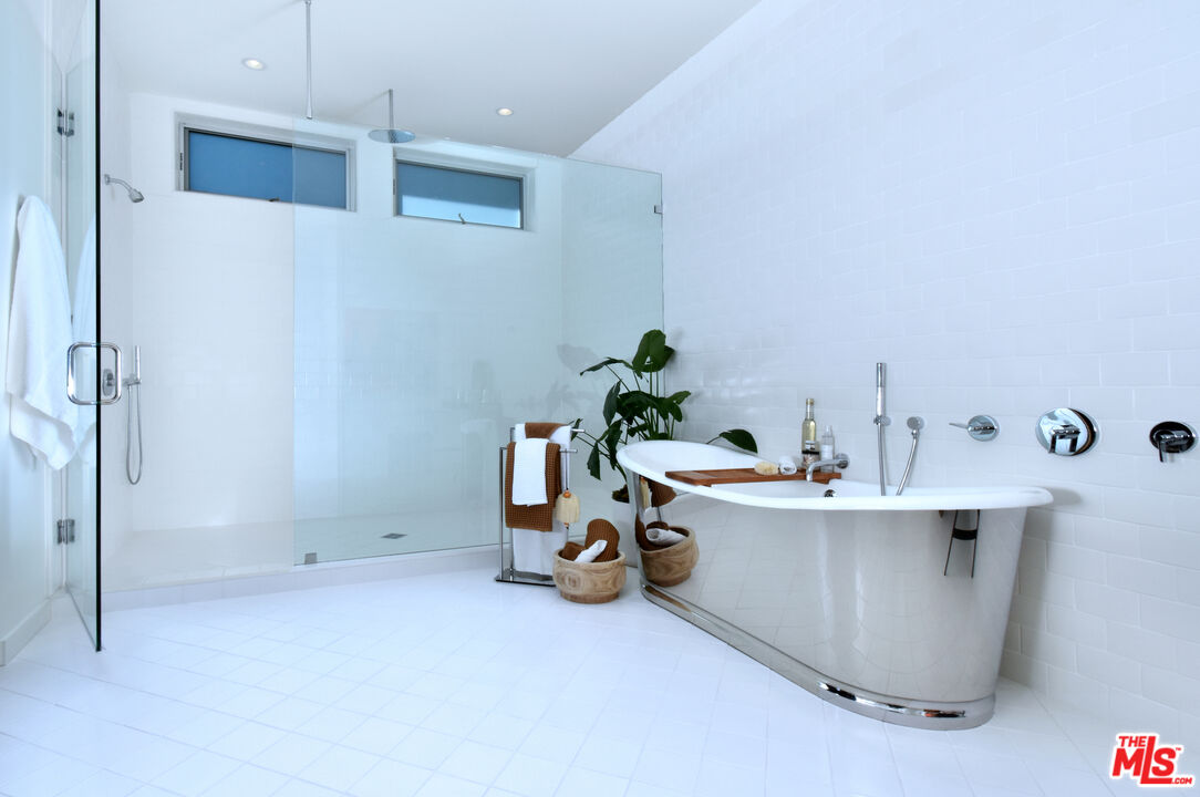 24683 Pacific Coast Highway Malibu, CA 90265 - Photo 14 of 30