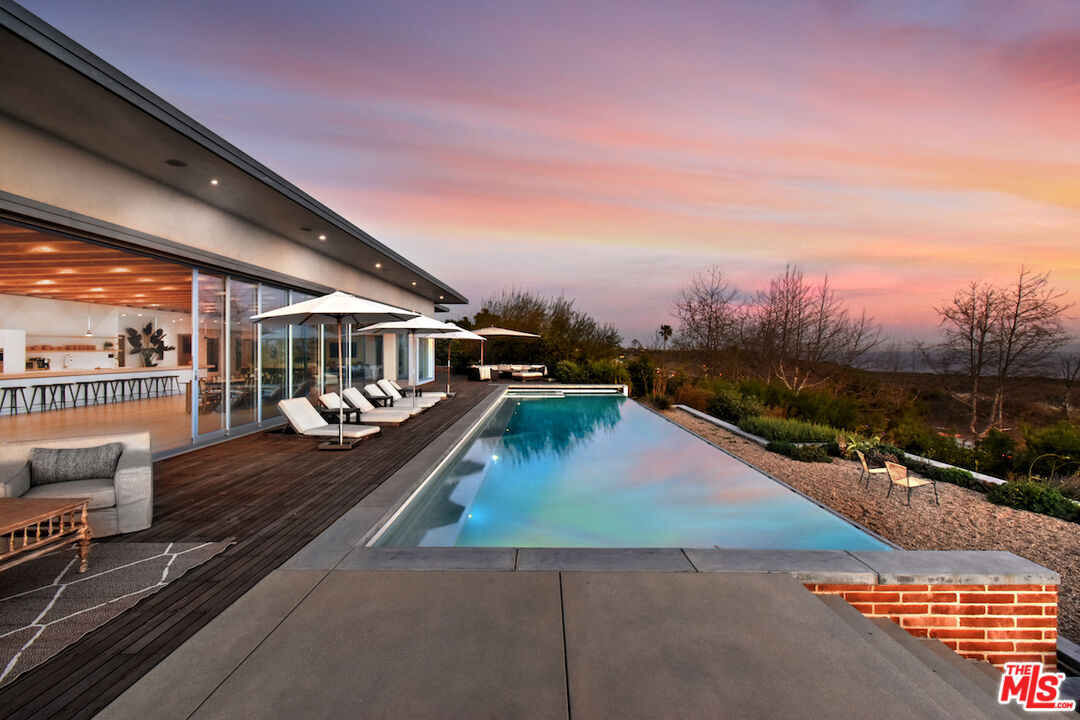 24683 Pacific Coast Highway Malibu, CA 90265 - Photo 23 of 30