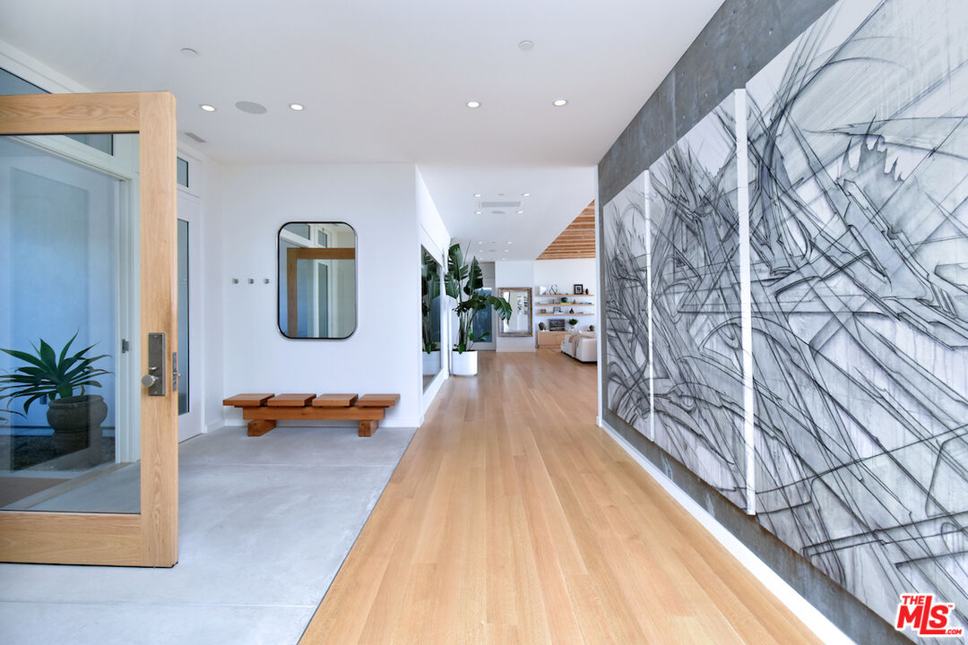 24683 Pacific Coast Highway Malibu, CA 90265 - Photo 3 of 30