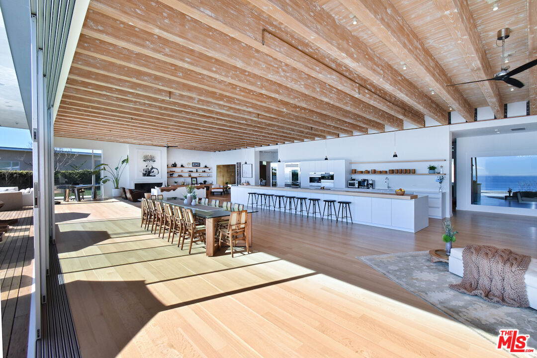 24683 Pacific Coast Highway Malibu, CA 90265 - Photo 7 of 30