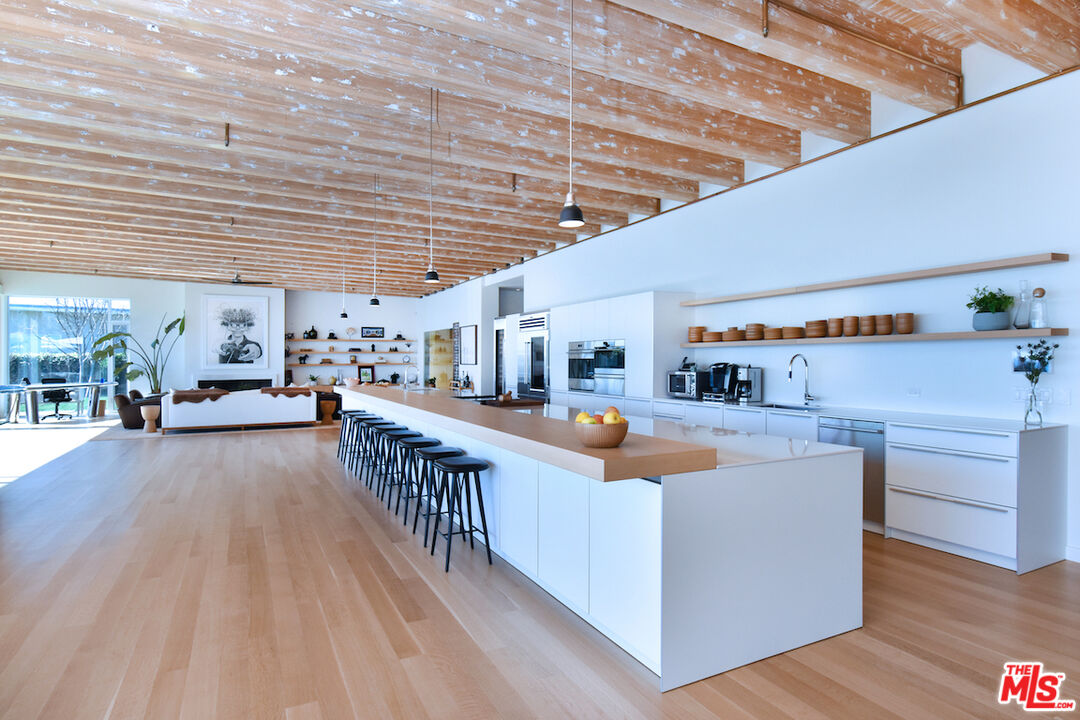 24683 Pacific Coast Highway Malibu, CA 90265 - Photo 8 of 30