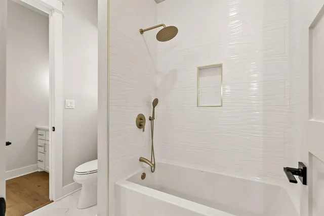 $1,275,000 | 22405 Blue Water Road, Chandler, TX 75758