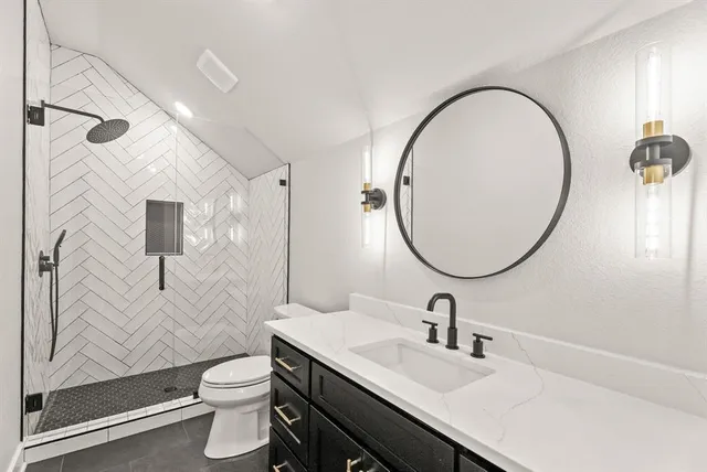 $1,275,000 | 22405 Blue Water Road, Chandler, TX 75758