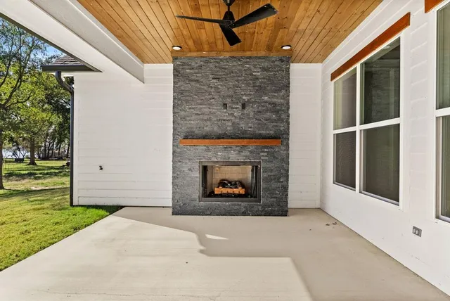 $1,275,000 | 22405 Blue Water Road, Chandler, TX 75758