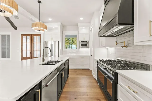 $1,275,000 | 22405 Blue Water Road, Chandler, TX 75758