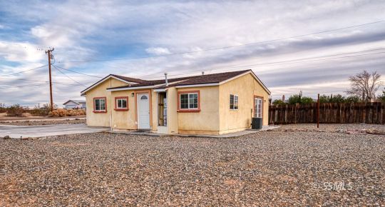 231 North Kern Street Ridgecrest, CA 93555 - Photo 1 of 41 a view of a house with a yard