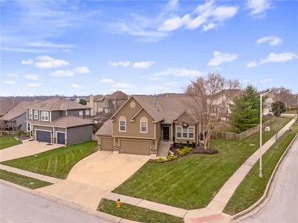 $500,000 | 16524 South Lind Road, Olathe, KS 66062