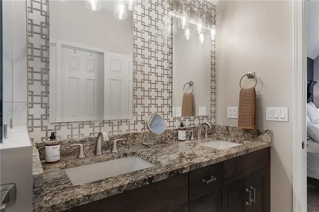 $500,000 | 16524 South Lind Road, Olathe, KS 66062