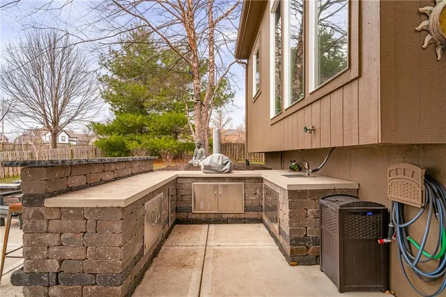 $500,000 | 16524 South Lind Road, Olathe, KS 66062