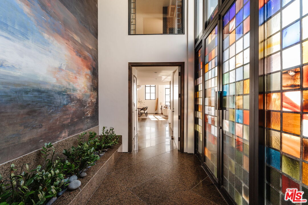 4 Yawl Street Marina del Rey, CA 90292 - Photo 12 of 34 a view of a bunch of flowers in a balcony