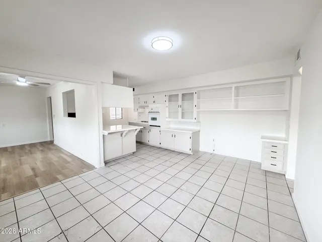 $1,695 | 11221 North 103rd Avenue, Sun City, AZ 85351