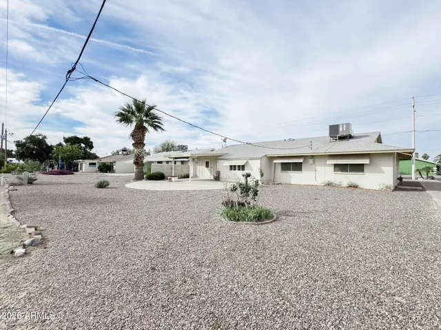 $1,695 | 11221 North 103rd Avenue, Sun City, AZ 85351