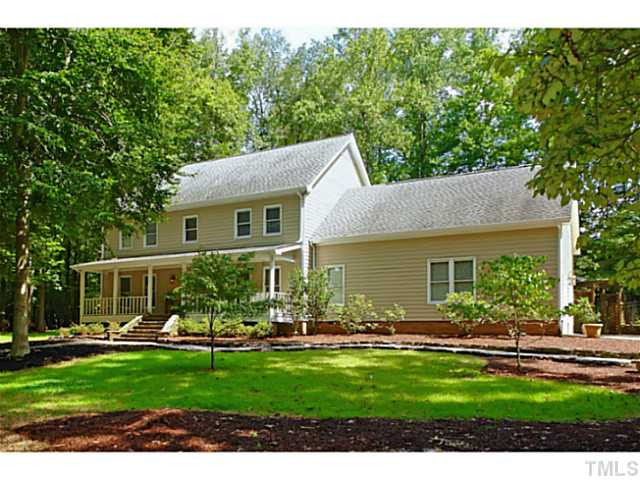 5504 Shimer Farm Lane Raleigh, NC 27614 - Photo 2 of 25 a front view of house with yard and green space