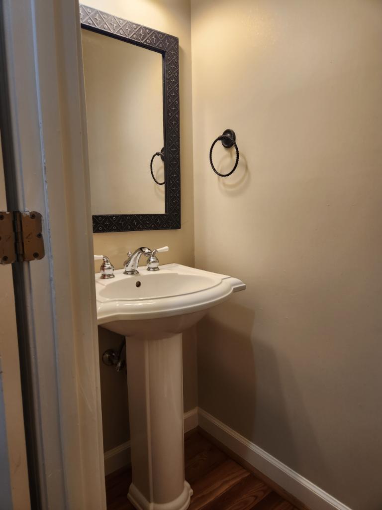 878 Sparkleberry Road Evans, GA 30809 - Photo 16 of 40 Half Bathroom