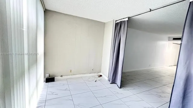 $1,800 | 701 Three Islands Boulevard, Unit 315, Hallandale Beach, FL 33009