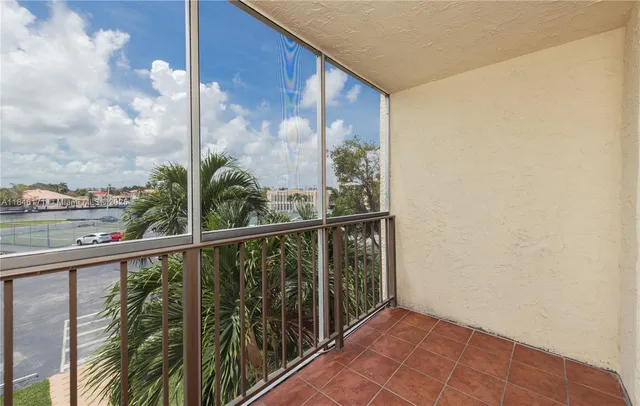 $1,800 | 701 Three Islands Boulevard, Unit 315, Hallandale Beach, FL 33009