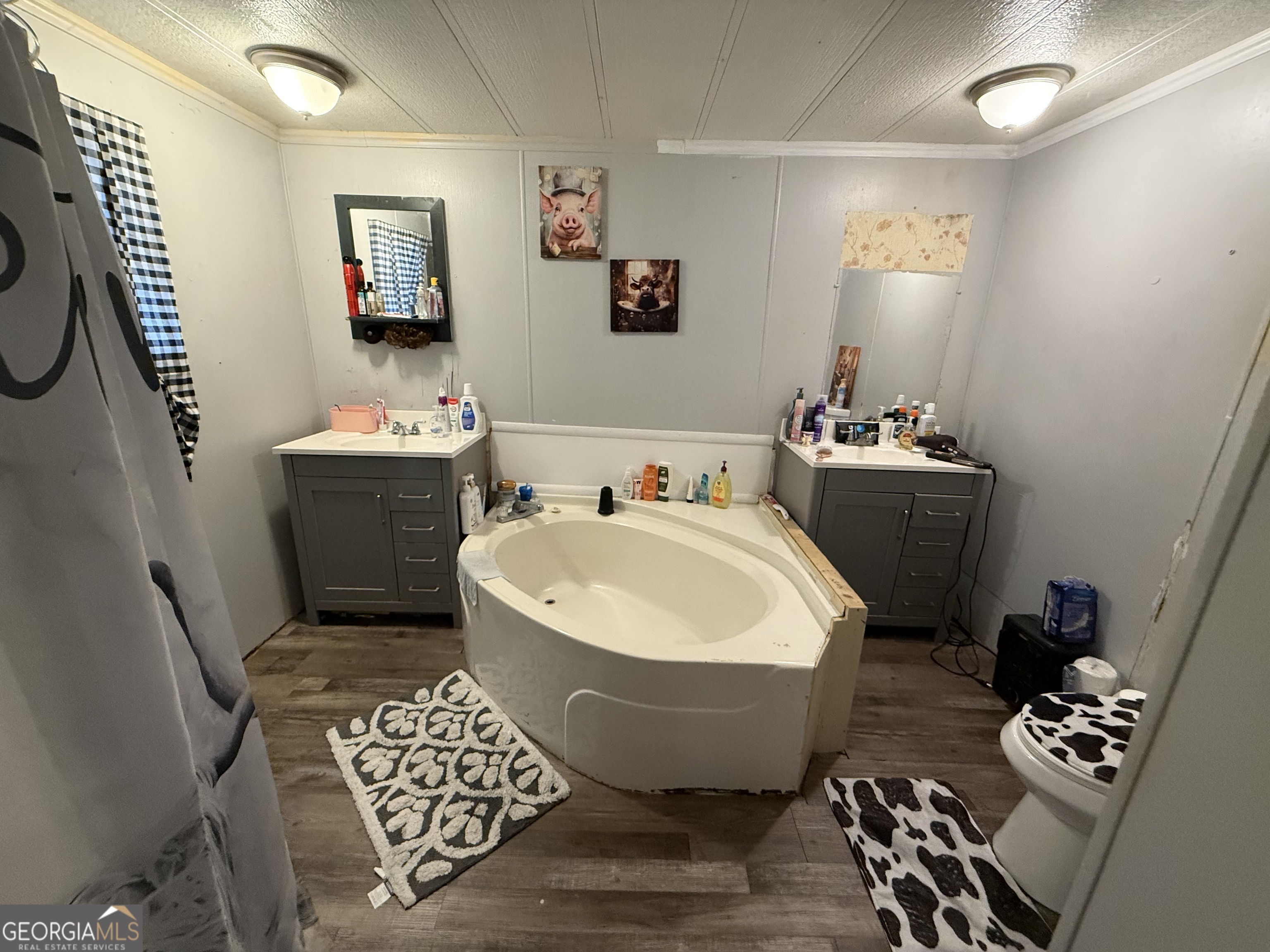 1775-1779 Payne Road Rentz, GA 31075 - Photo 20 of 51 a bed room with a bed and a couch