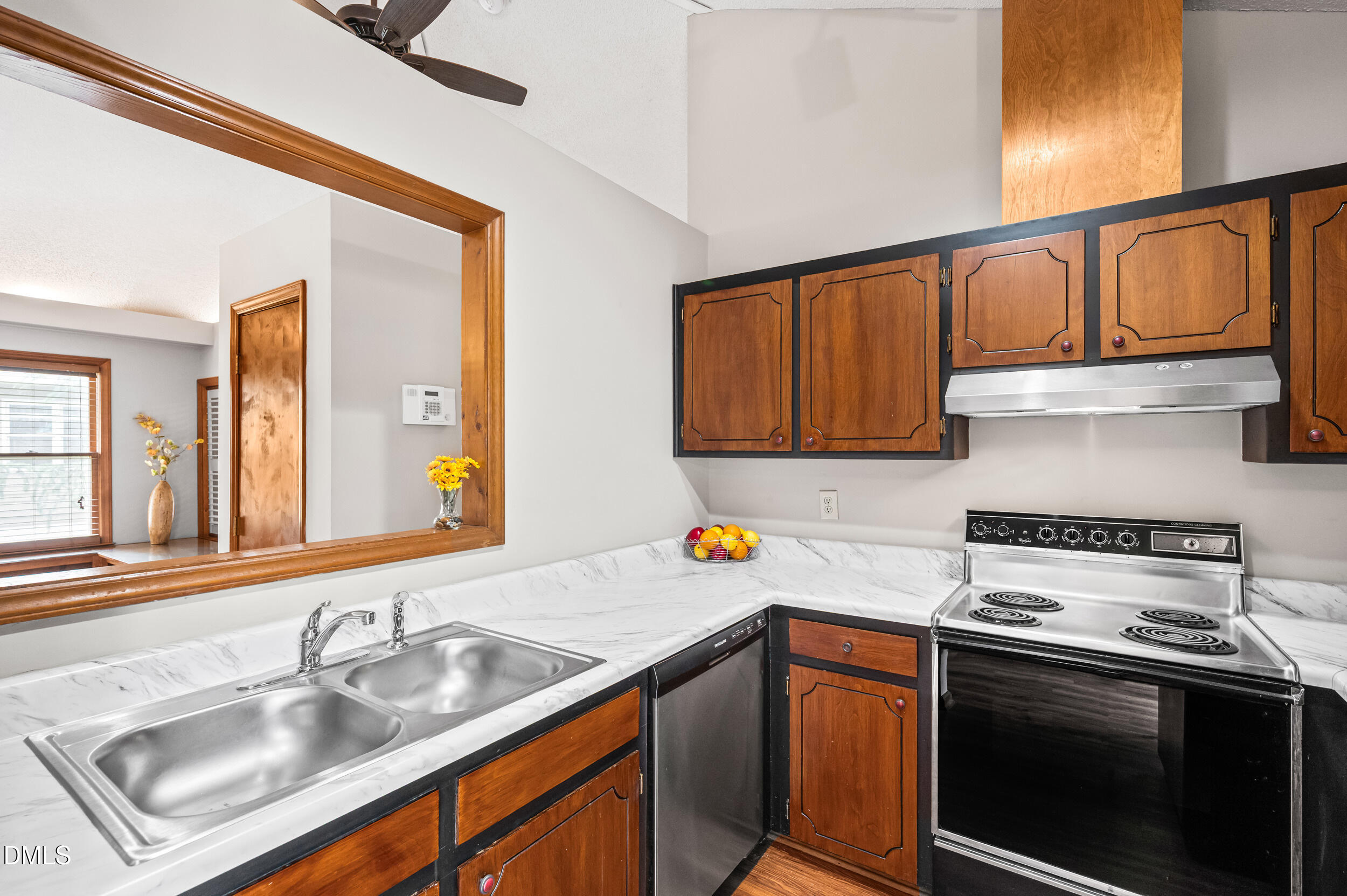 3506 Mill Run Raleigh, NC 27612 - Photo 13 of 28 Kitchen 2