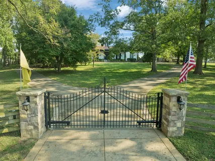 $2,999,999 | 1512 Williamsport Pike, Columbia, TN 38401