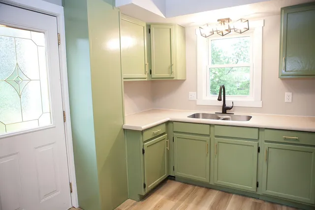 $220,000 | 213 Lake Avenue, Detroit Lakes, MN 56501