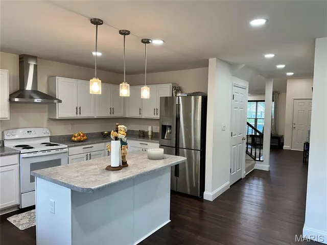 $424,900 | 2228 Hagenstone Terrace, St. Louis, MO 63125