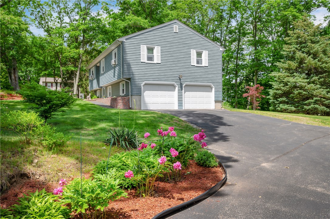 687 River Road Lincoln, RI 02865 - Photo 2 of 29