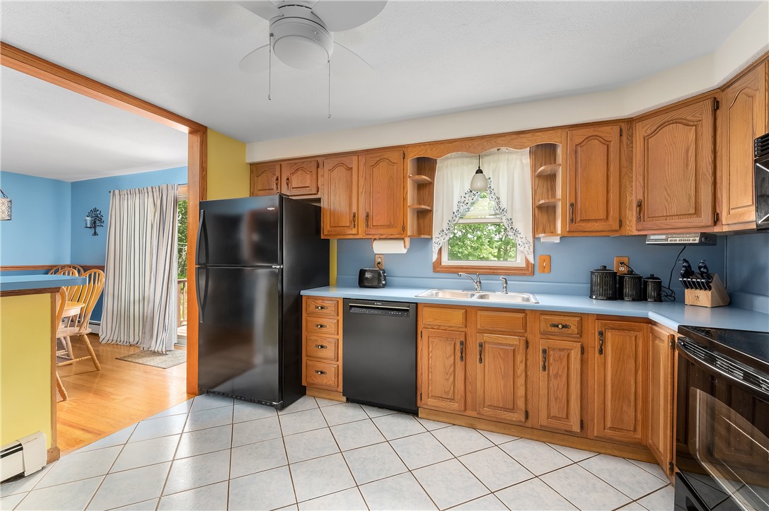 687 River Road Lincoln, RI 02865 - Photo 9 of 29