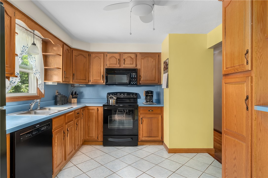 687 River Road Lincoln, RI 02865 - Photo 10 of 29
