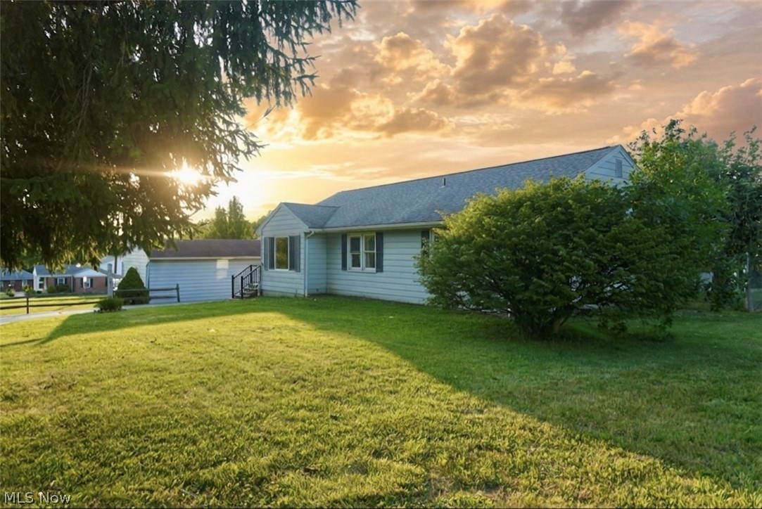 2930 Center Road Youngstown, OH 44514 - Photo 2 of 30