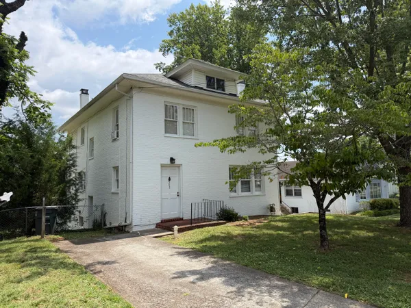 $250,000 | 502 North Market Street, Salem, VA 24153