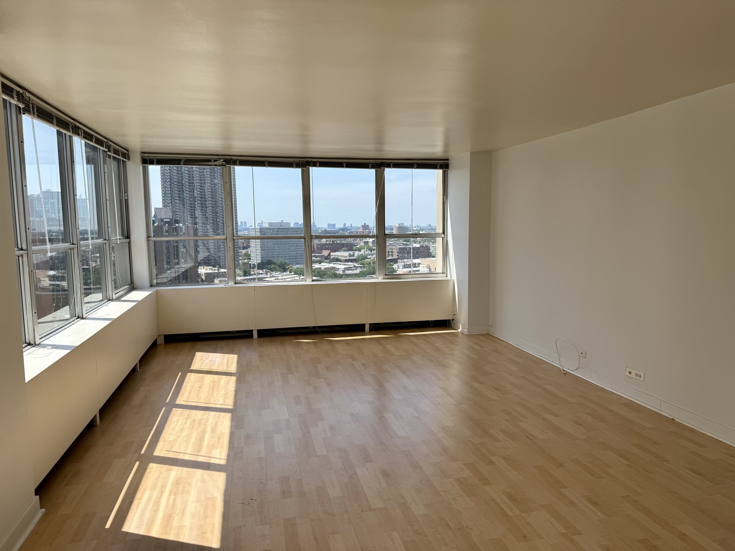 655 West Irving Park Road, Unit 1801 Chicago, IL 60613 - Photo 9 of 22 Gallery Image 9