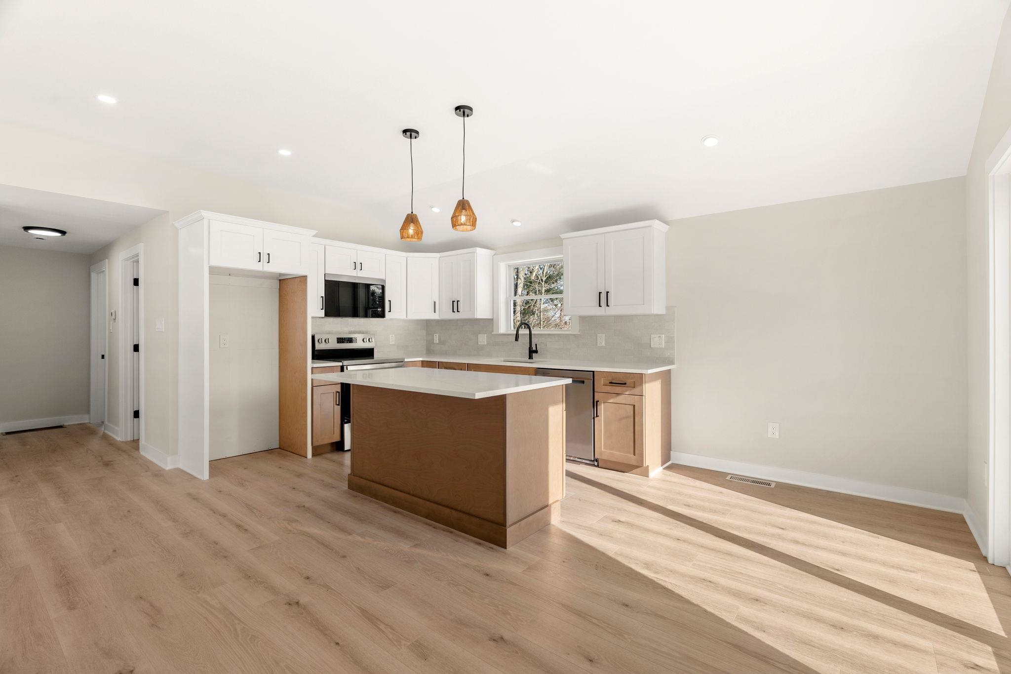 40 Hillside Avenue Derry, NH 03038 - Photo 12 of 55