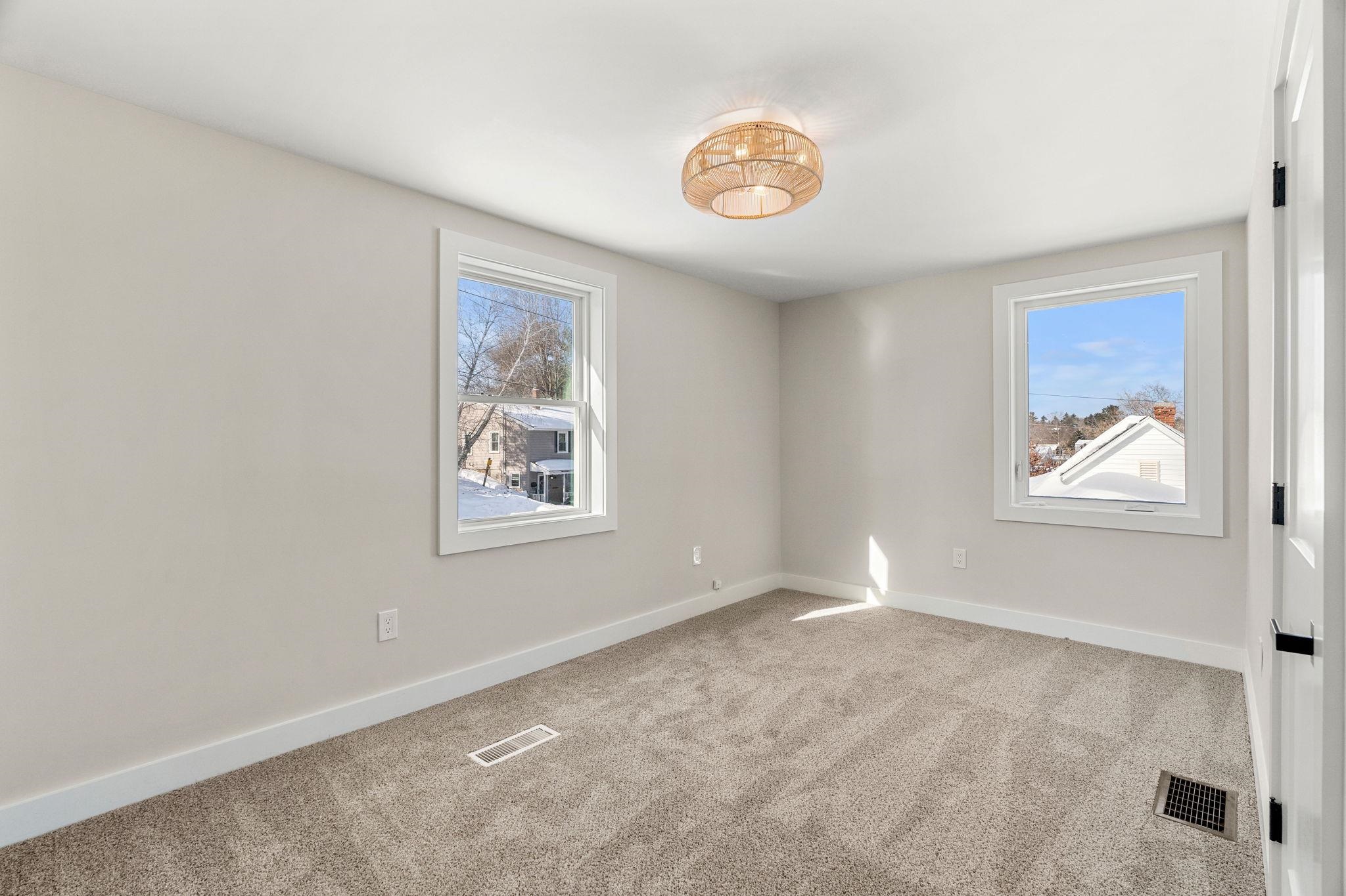 40 Hillside Avenue Derry, NH 03038 - Photo 30 of 55