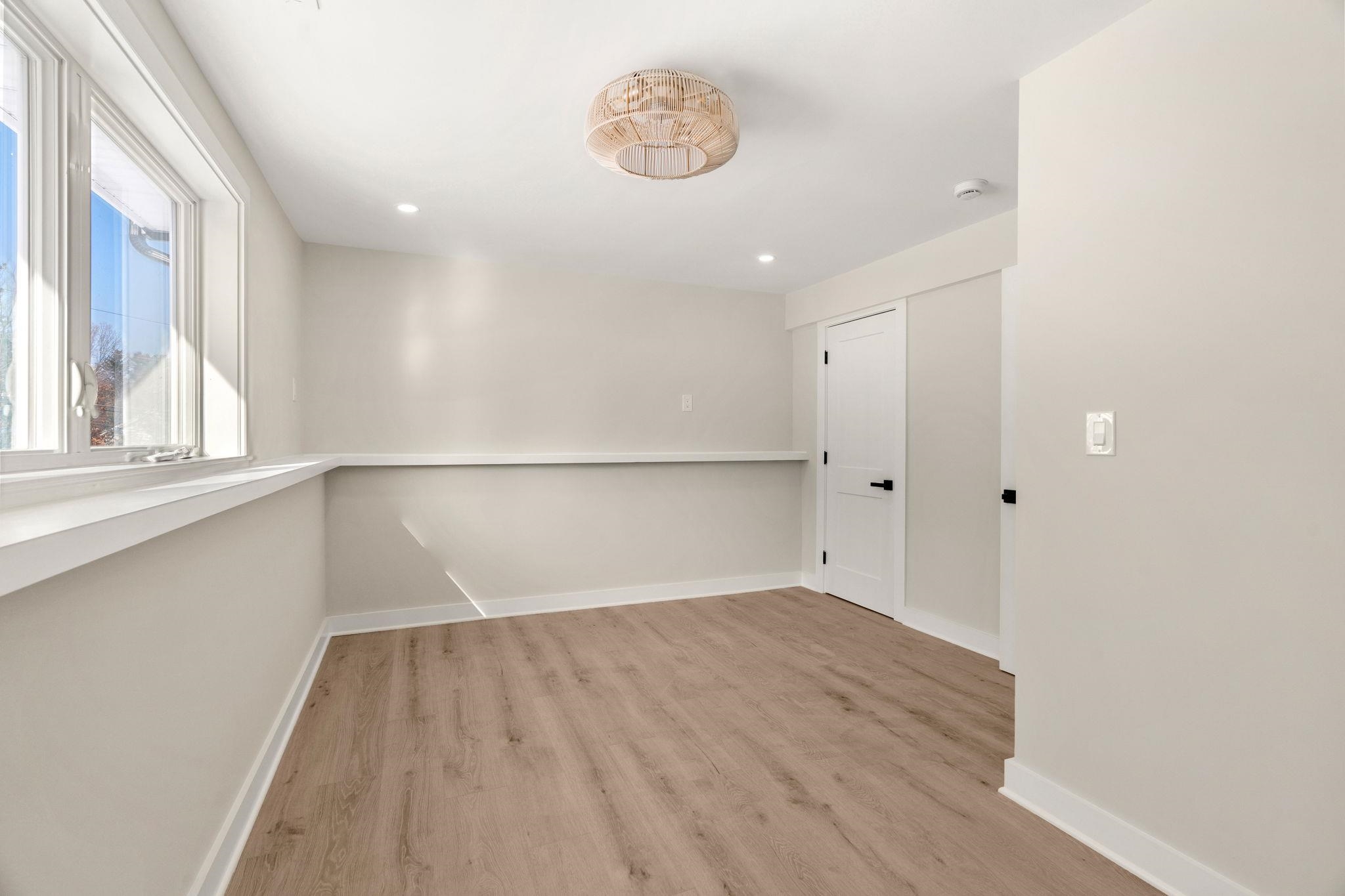 40 Hillside Avenue Derry, NH 03038 - Photo 35 of 55