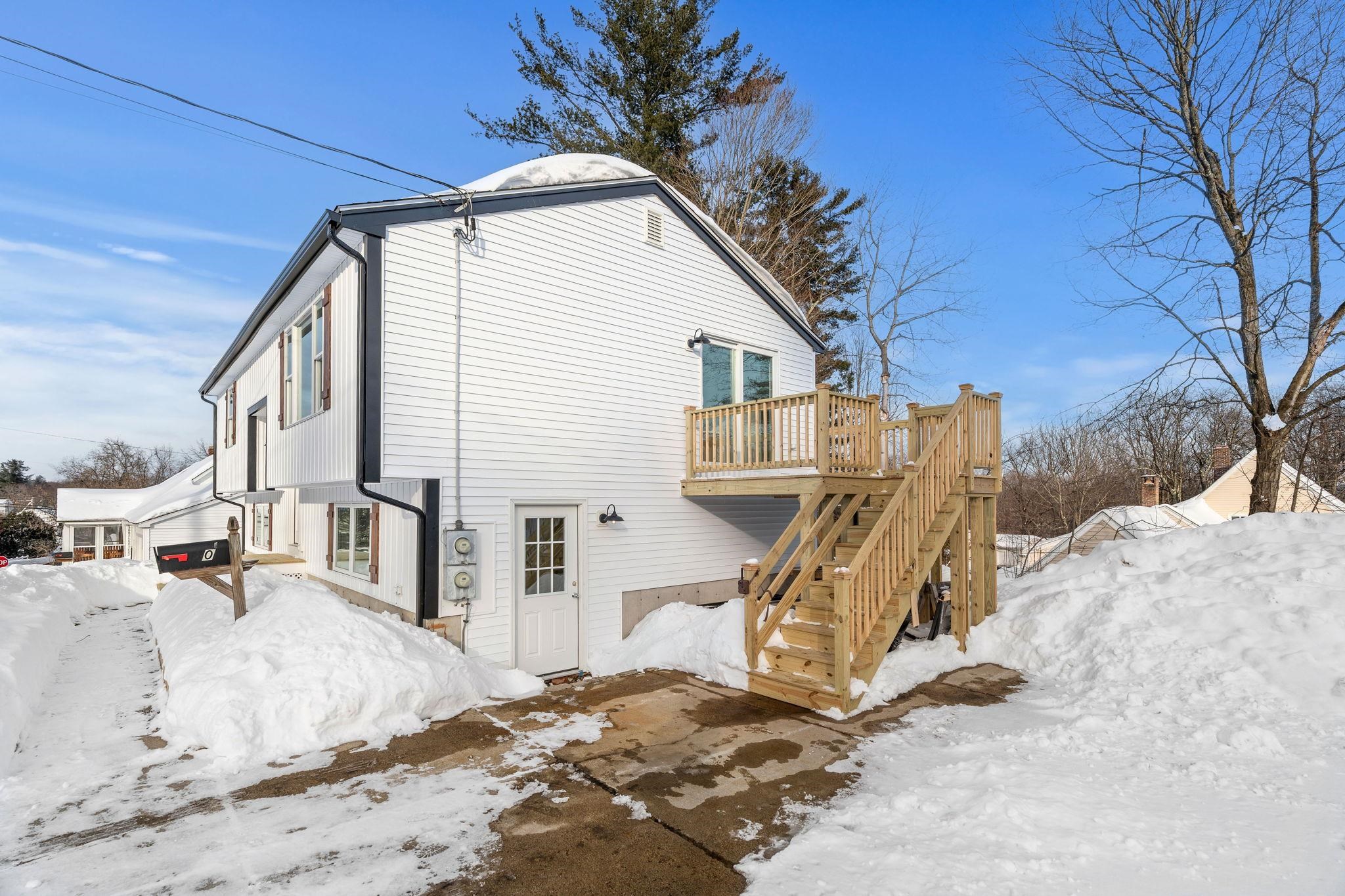 40 Hillside Avenue Derry, NH 03038 - Photo 5 of 55