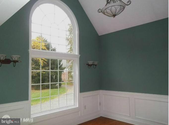 114 Riverside Drive Elkton, MD 21921 - Photo 2 of 30 Living Room