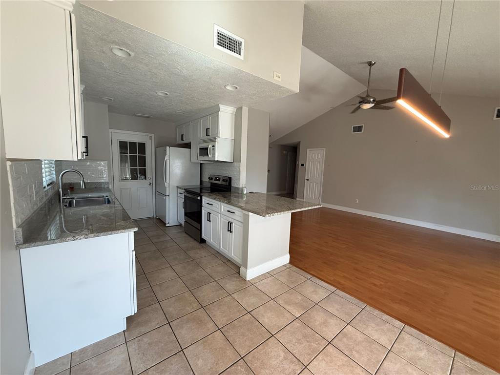 2075 Shadow Pine Drive Brandon, FL 33511 - Photo 12 of 57