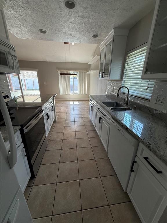 2075 Shadow Pine Drive Brandon, FL 33511 - Photo 16 of 57