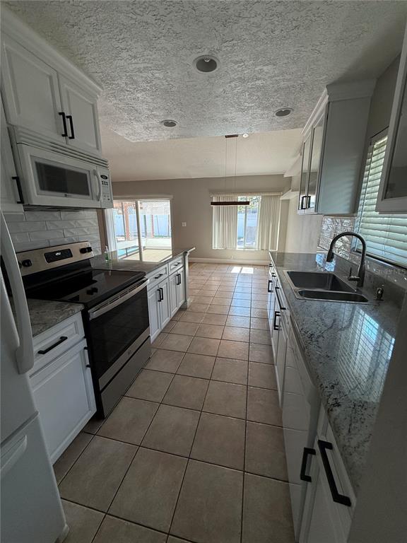 2075 Shadow Pine Drive Brandon, FL 33511 - Photo 18 of 57