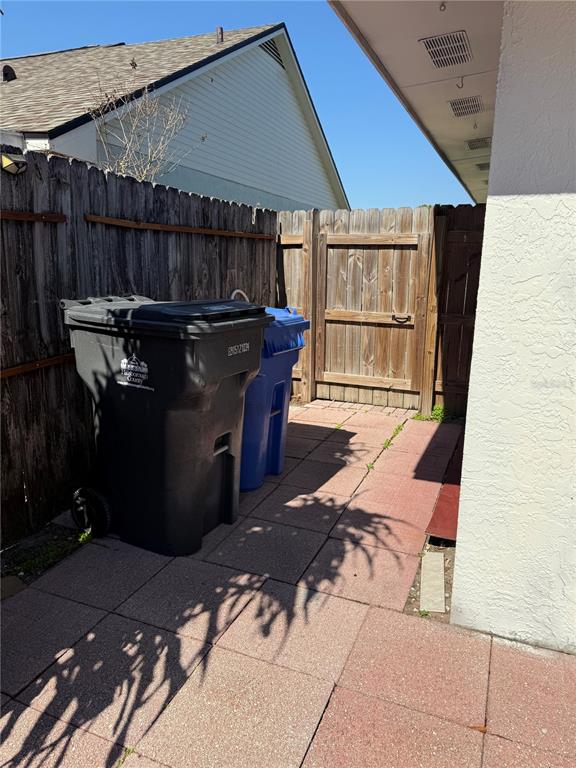 2075 Shadow Pine Drive Brandon, FL 33511 - Photo 55 of 57 a view of a backyard of the house
