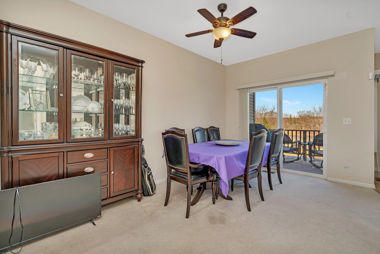 122 Enclave Circle, Unit D Bolingbrook, IL 60440 - Photo 5 of 20 a view of a dining room with furniture window and outside view
