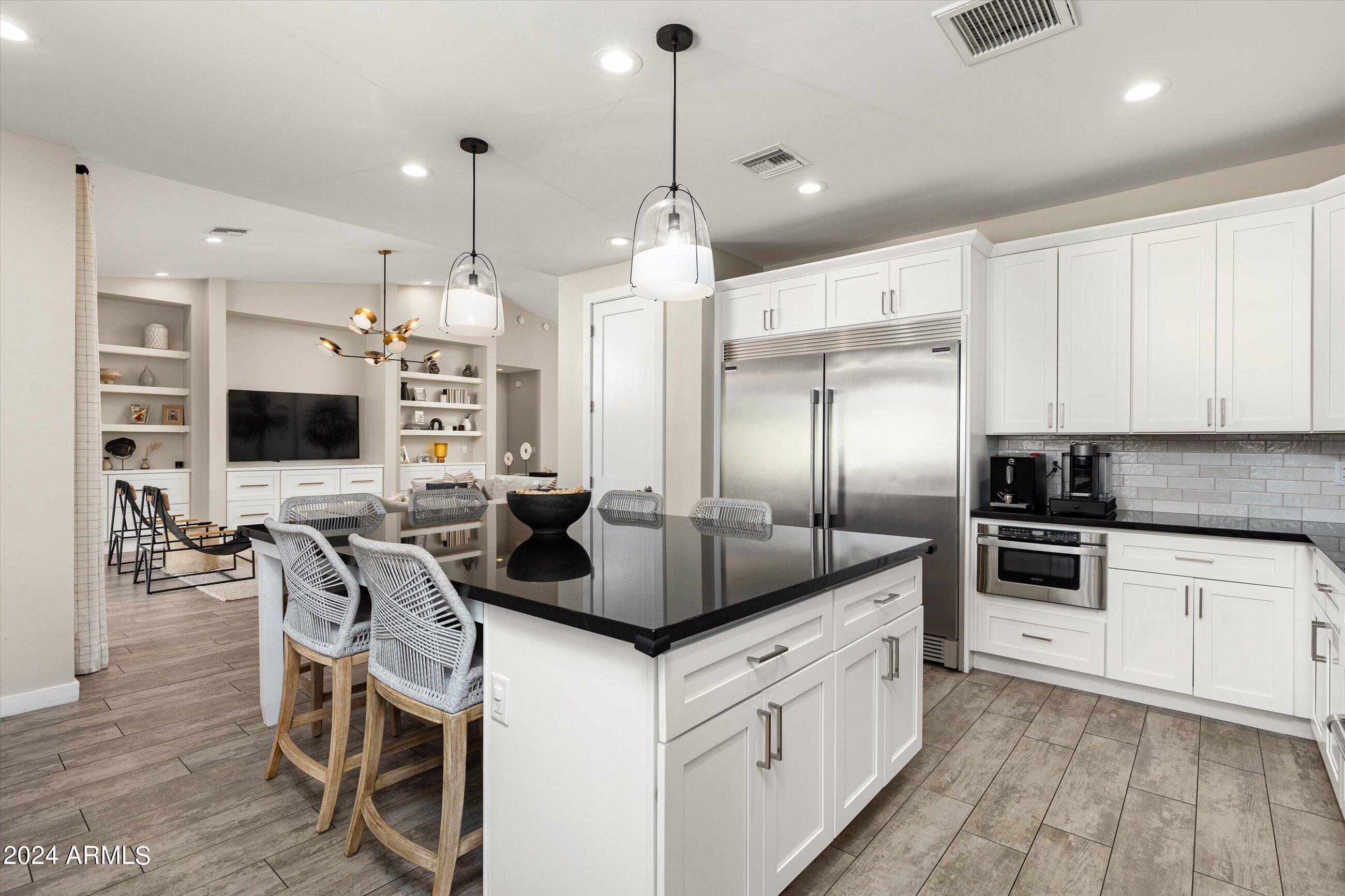 4322 East Cheery Lynn Road Phoenix, AZ 85018 - Photo 11 of 18 16-4322 W Cheery Lynn Rd-16