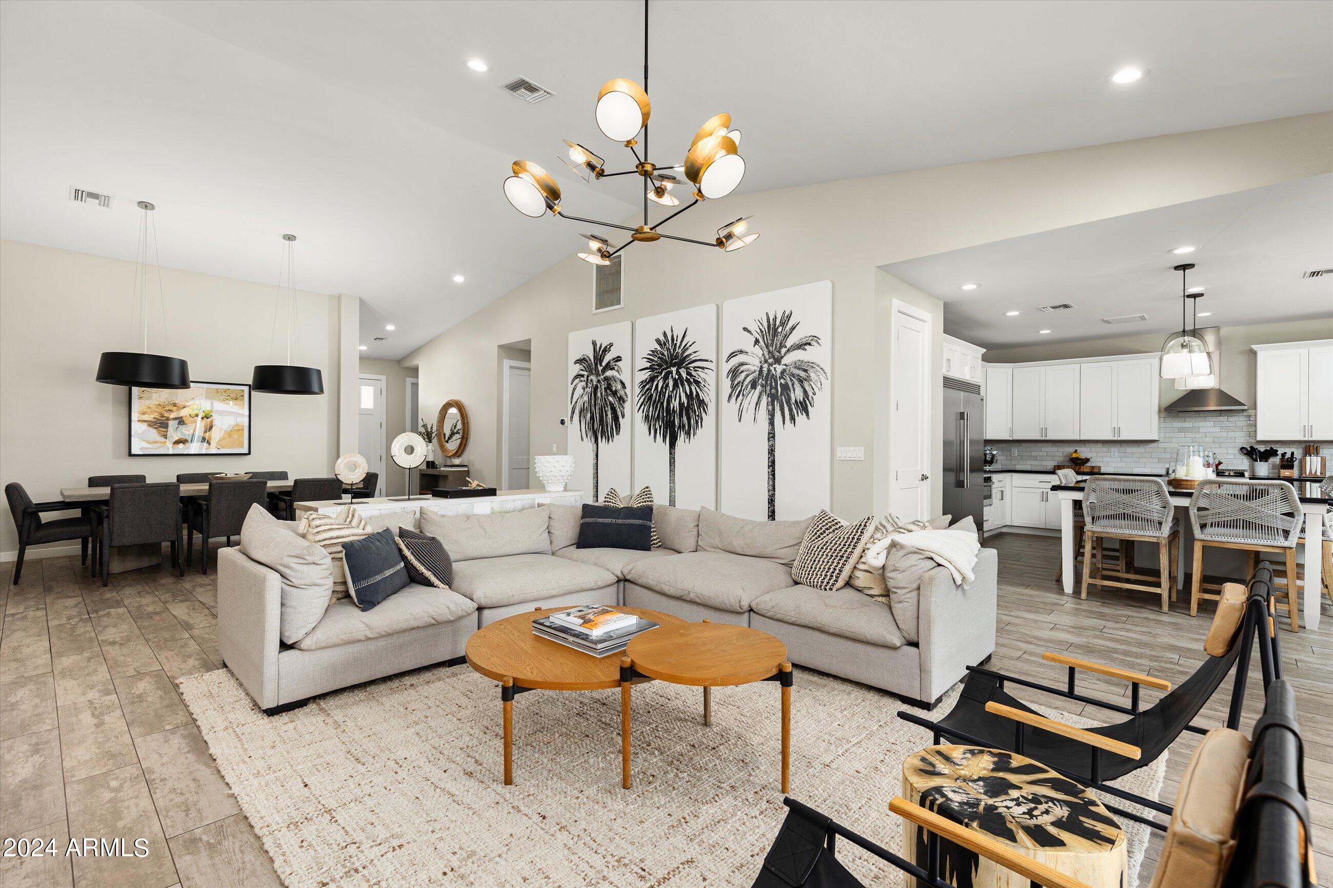 4322 East Cheery Lynn Road Phoenix, AZ 85018 - Photo 5 of 18 11-4322 W Cheery Lynn Rd-11