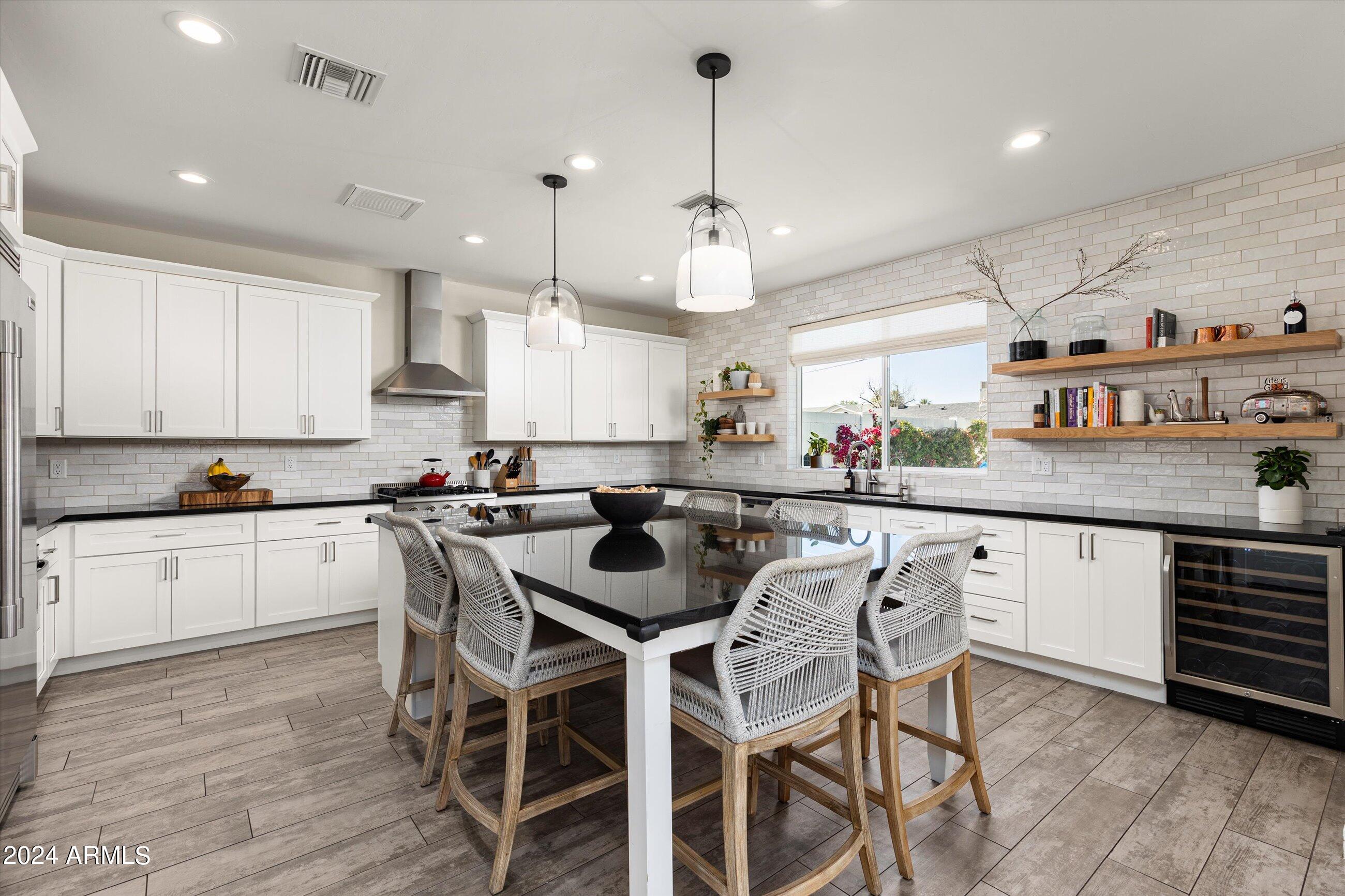 4322 East Cheery Lynn Road Phoenix, AZ 85018 - Photo 9 of 18 14-4322 W Cheery Lynn Rd-14