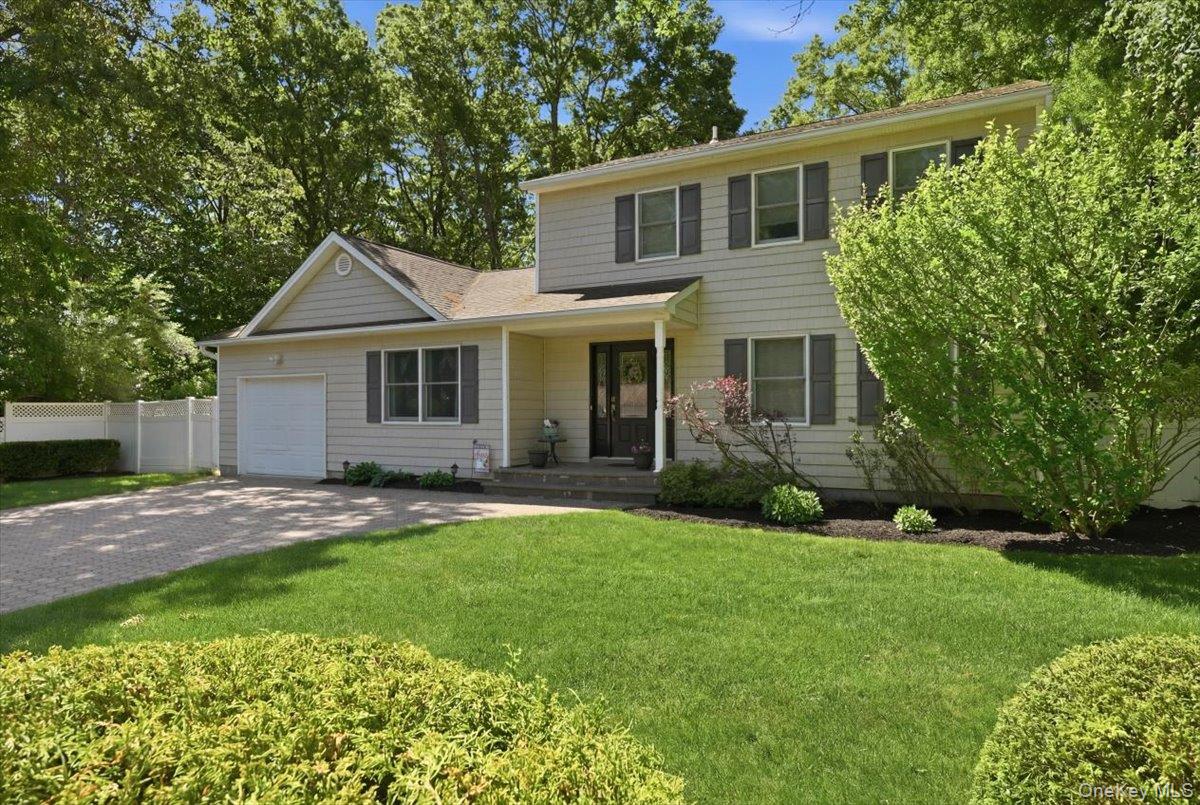32 Scenic Hills Drive Ridge, NY 11961 - Photo 4 of 39